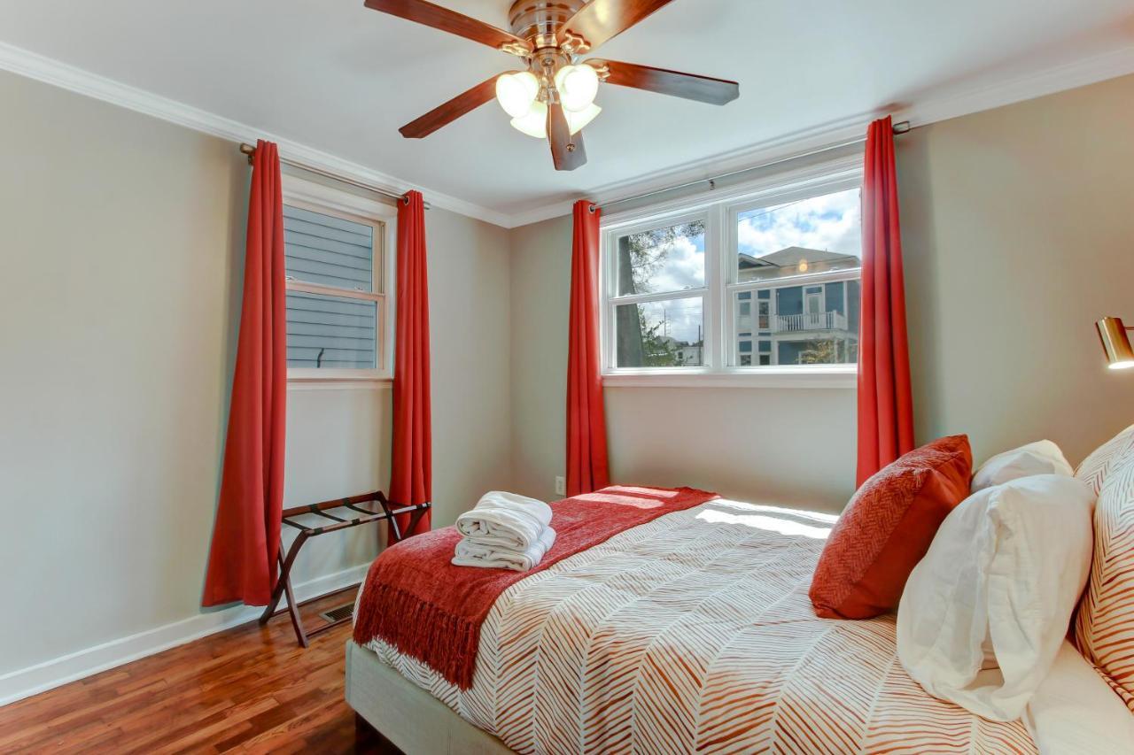 Vibrant, Colorful Condo Building With Backyard Firepit And Games Savannah Zewnętrze zdjęcie
