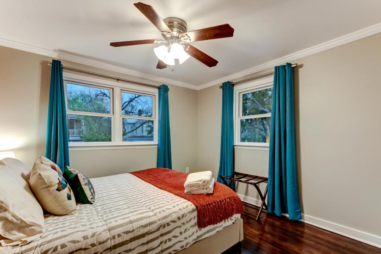 Vibrant, Colorful Condo Building With Backyard Firepit And Games Savannah Zewnętrze zdjęcie