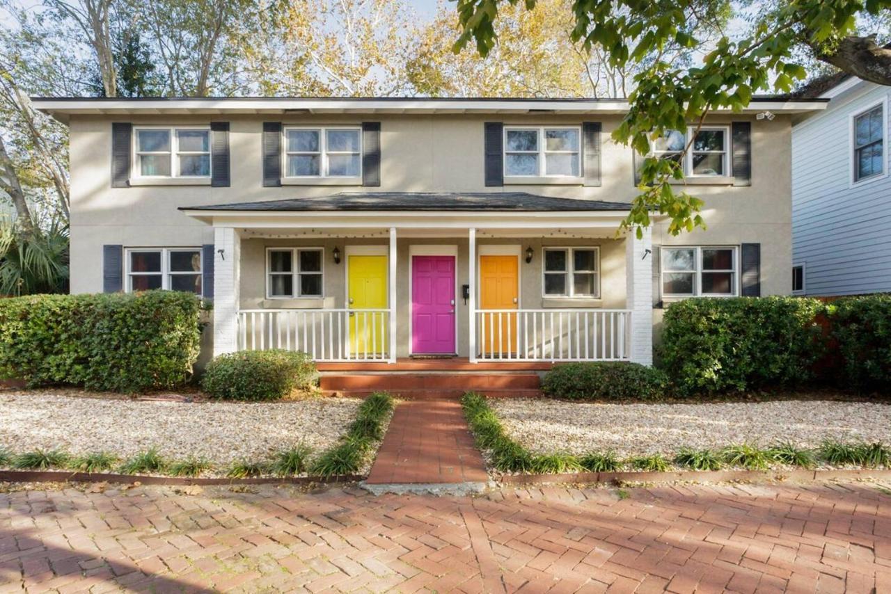 Vibrant, Colorful Condo Building With Backyard Firepit And Games Savannah Zewnętrze zdjęcie